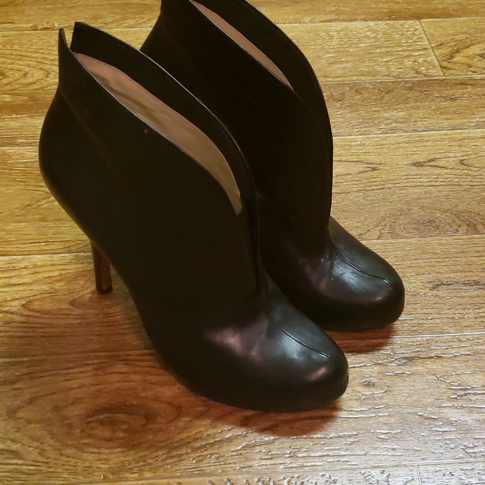 Ladies black leather ankle boots